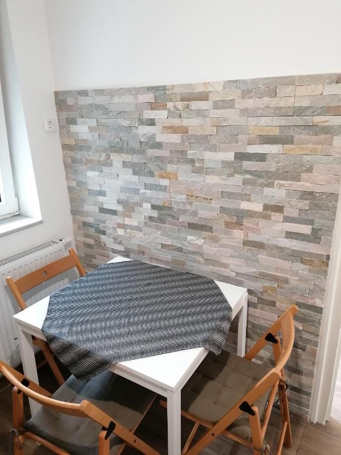 Alex Apartman Sopron Buitenkant foto